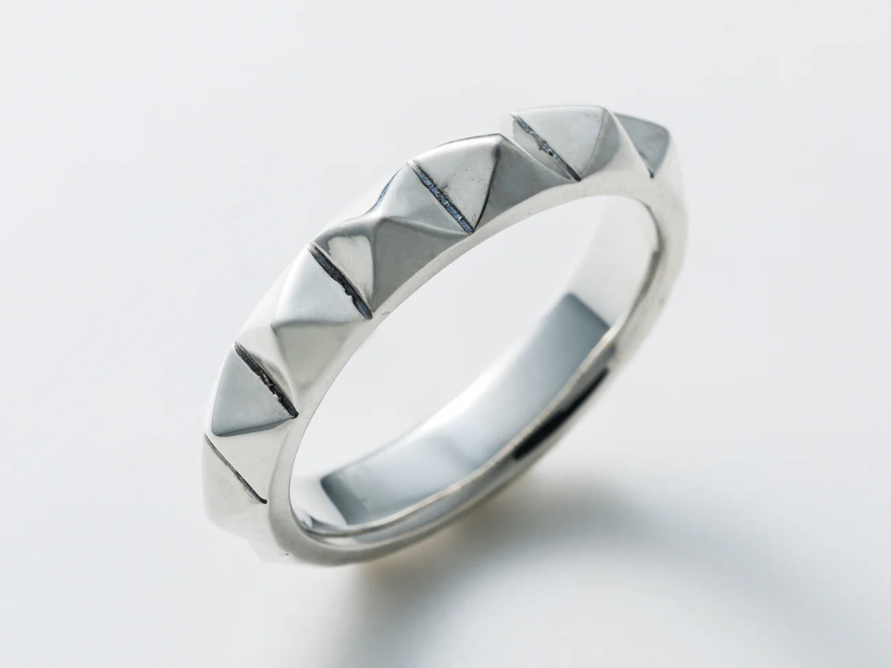 Deal Design - Basic Studs Ring 3