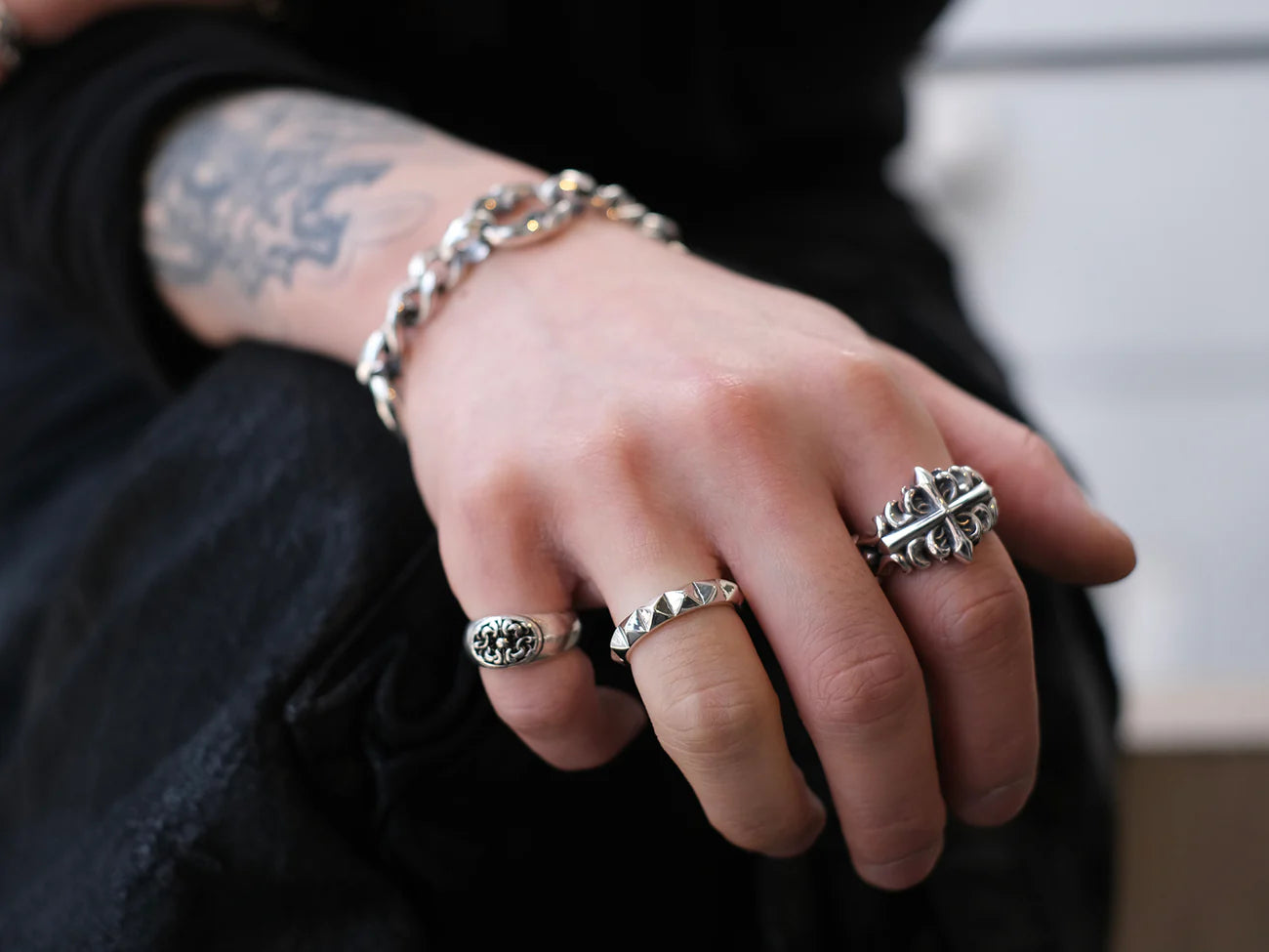 Deal Design - Basic Studs Ring 5