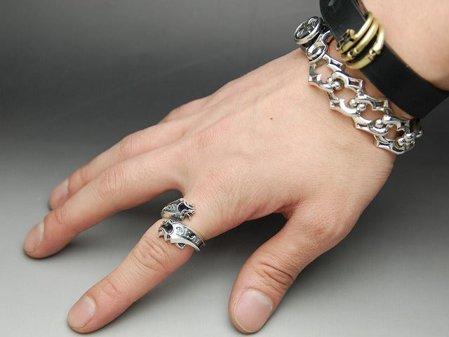 Deal Design - Blade Line Flag Ring 2