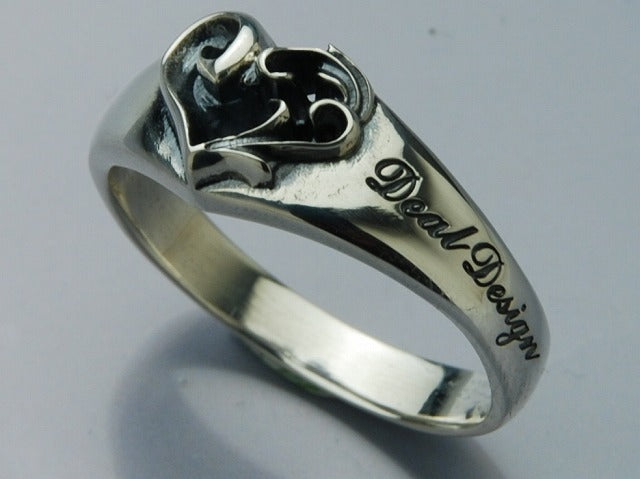Deal Design - Blaze Heart Ring 1