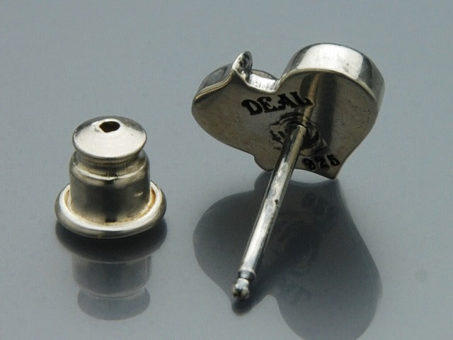 Deal Design - Blaze Heart Studs 3
