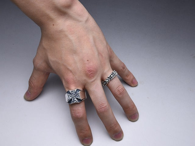 Deal Design - Celtic Chain Stone Ring 2