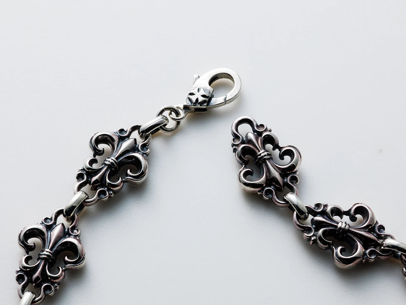Deal Design - Classic Lily Bracelet 2