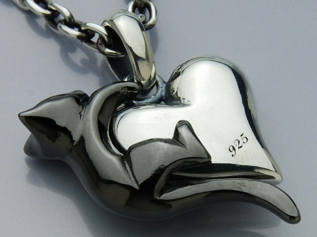 Deal Design - Climb Cat Pendant 1