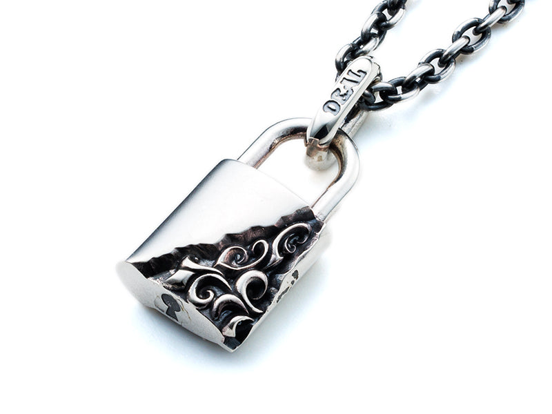 Deal Design - Crack Padlock Pendant 1