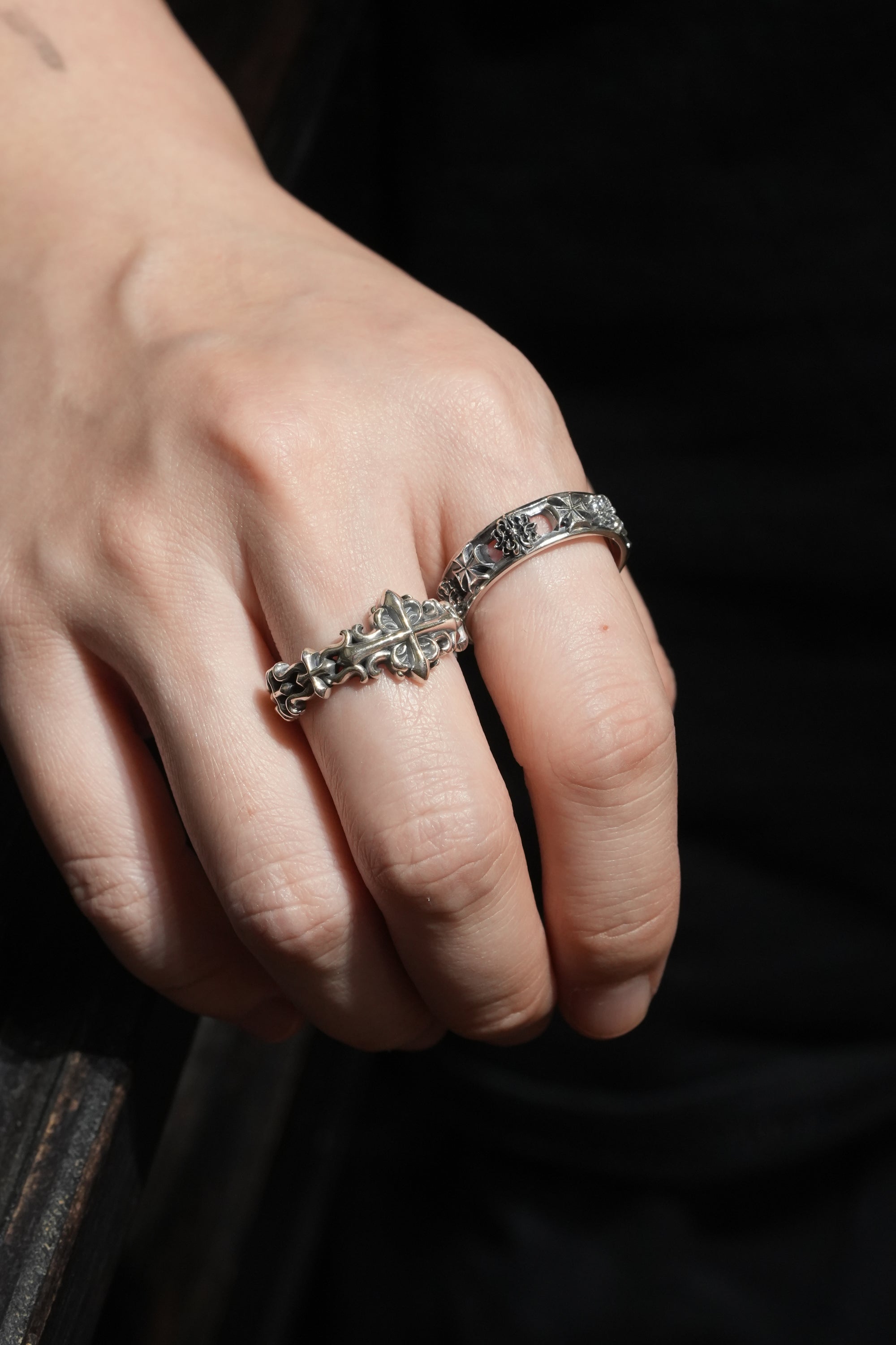 Deal Design - Cramp Horse Ring 8