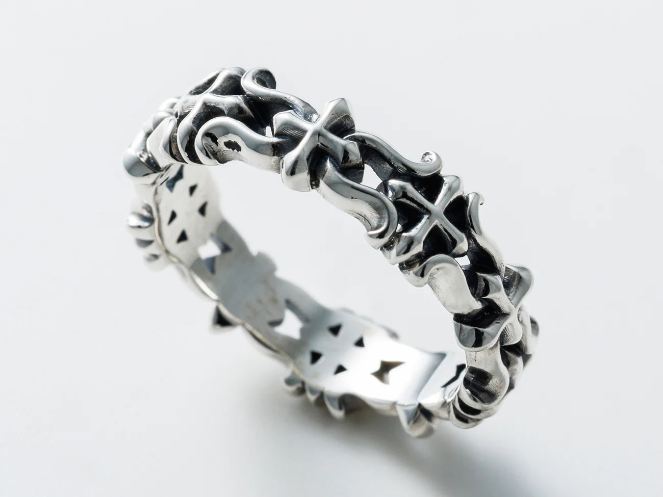 Deal Design - Cramp Horse Ring Narrow 2