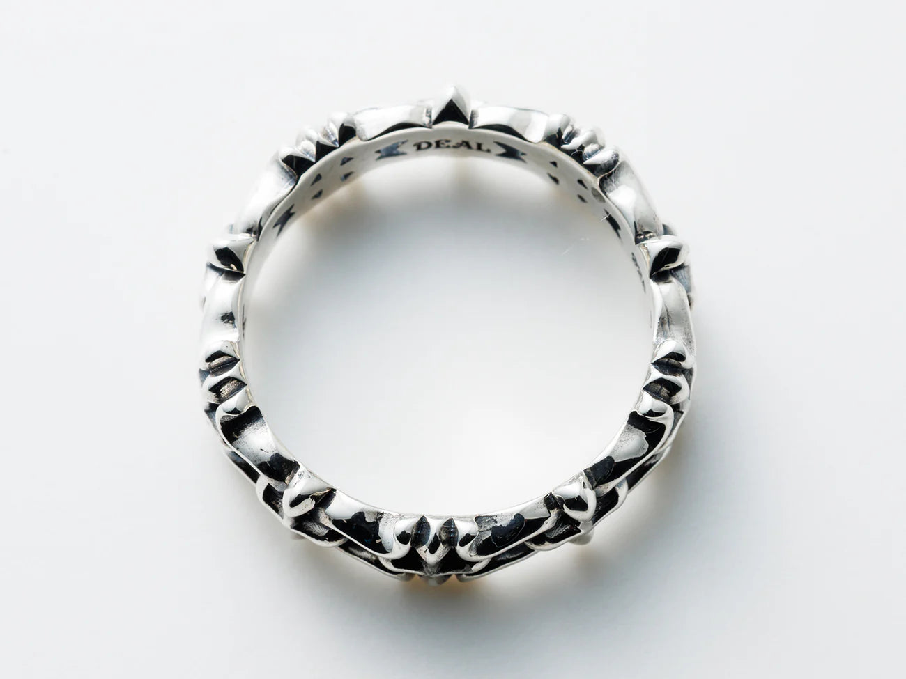 Deal Design - Cramp Horse Ring Narrow 4