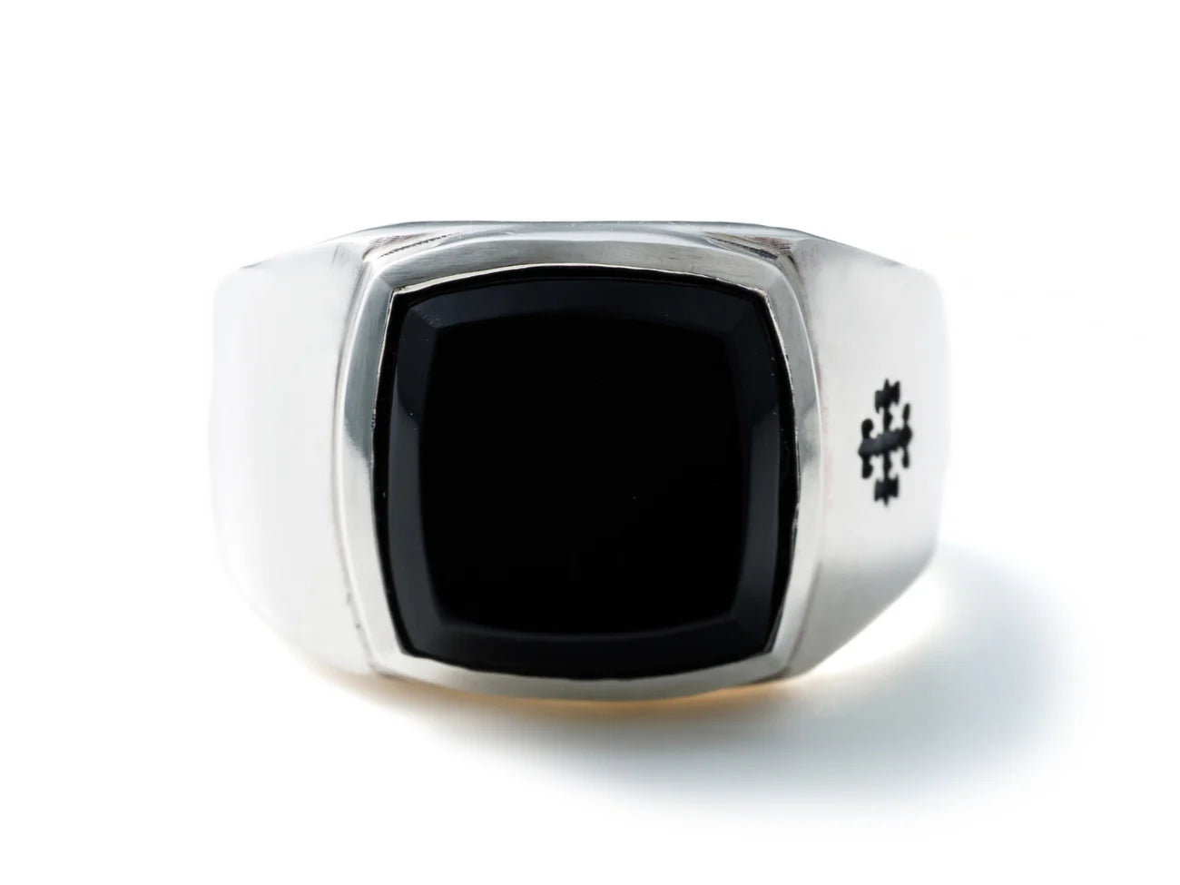 Deal Design - Cross Cut Signet Ring 1