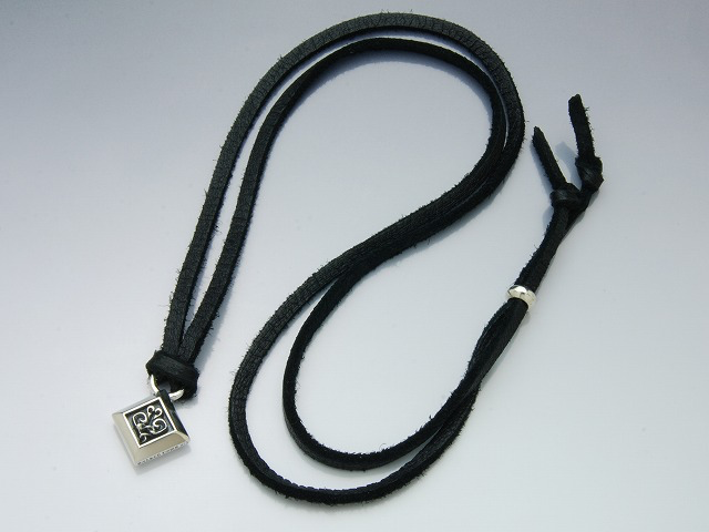 Deal Design - Diamond Snake Choker 1