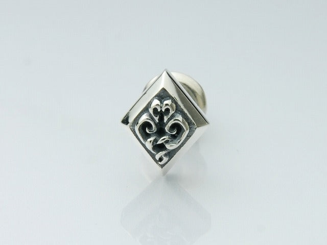 Deal Design - Diamond Snake Studs 1