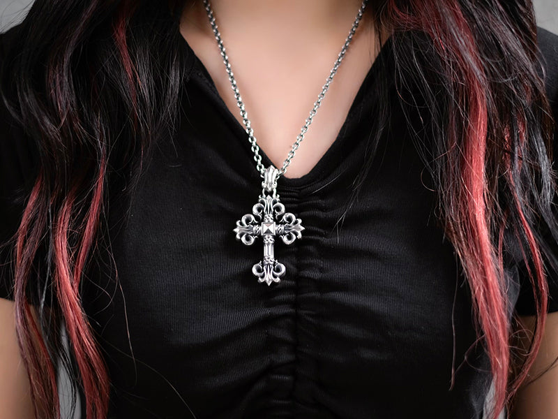 Deal Design - Discovery Cross L Pendant 3