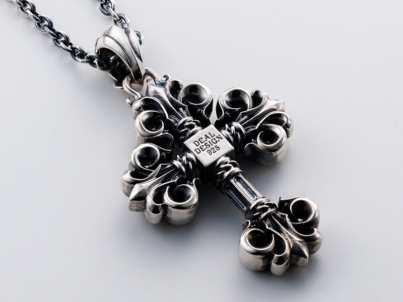 Deal Design - Discovery Cross L Pendant 5