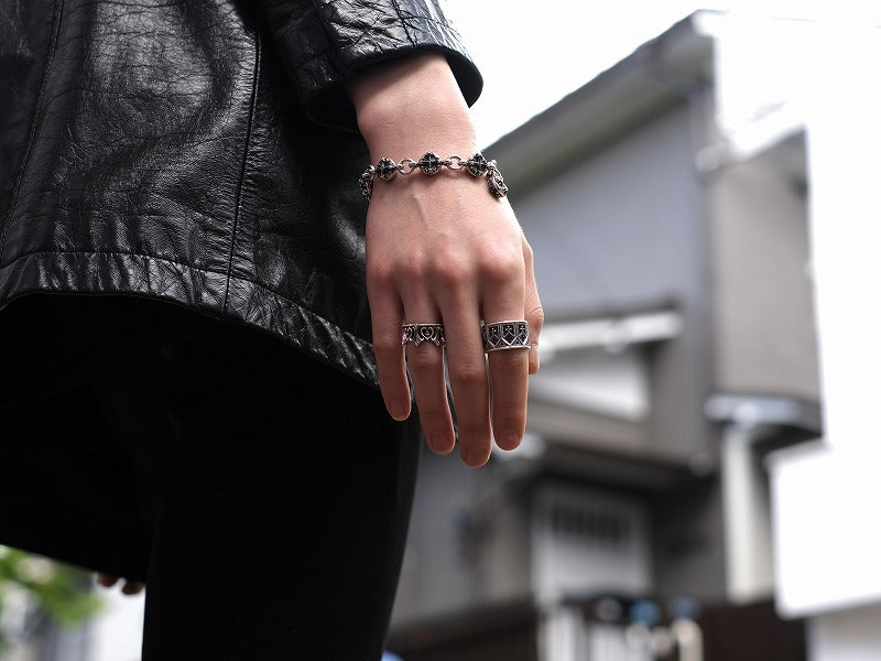 Deal Design - Eight Ball Bracelet : GL 4