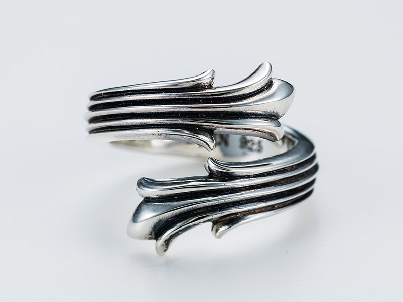 Deal Design - Flared Tail Ring 2