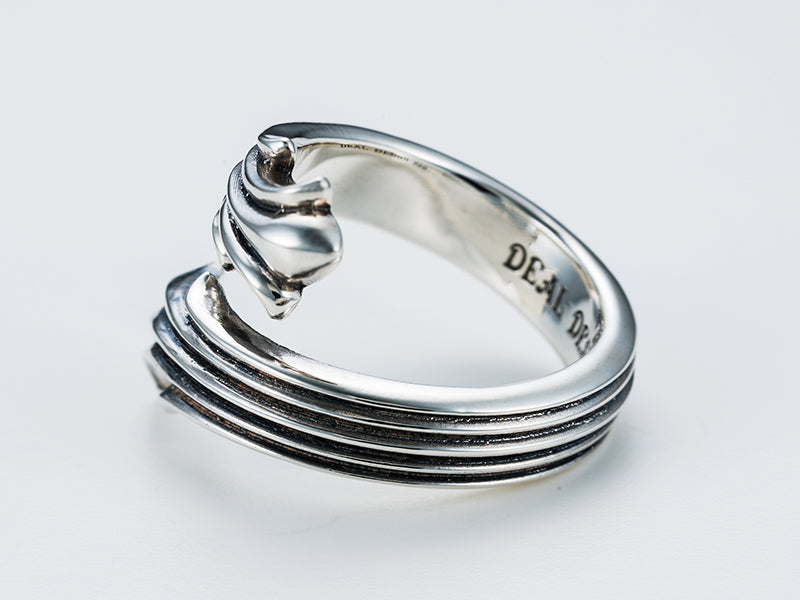 Deal Design - Flared Tail Ring 3