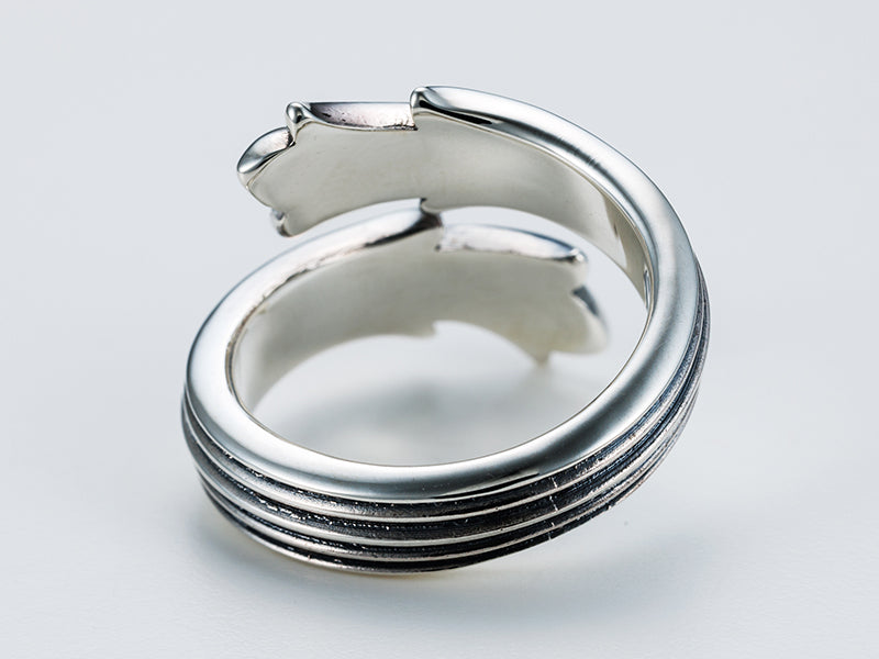 Deal Design - Flared Tail Ring 4