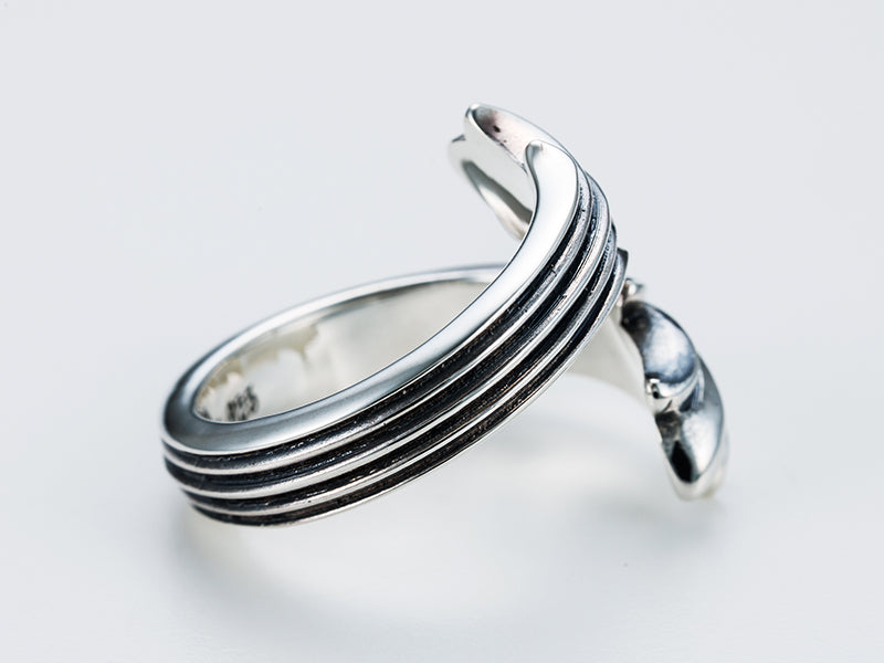 Deal Design - Flared Tail Ring 5
