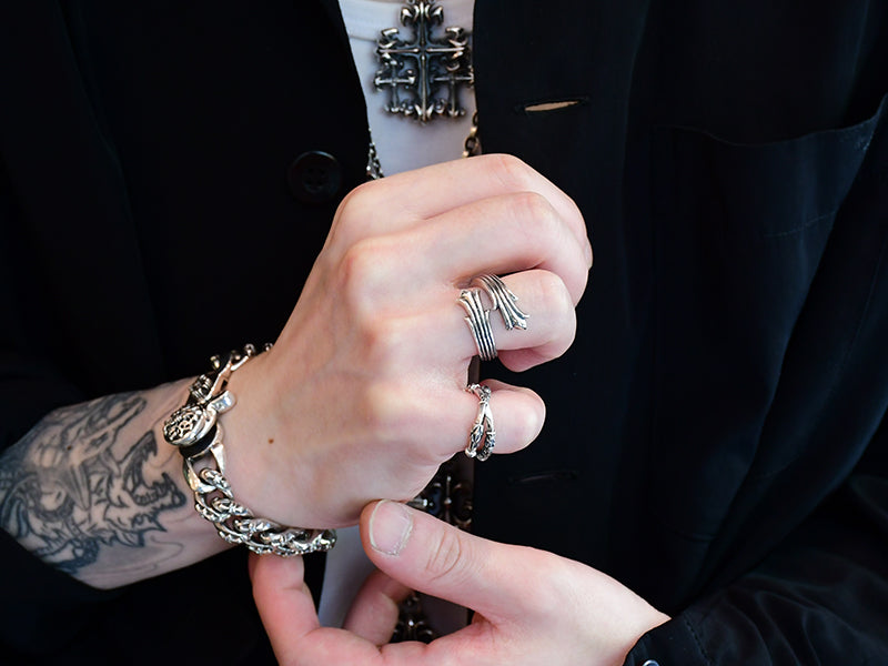 Deal Design - Flared Tail Ring 6