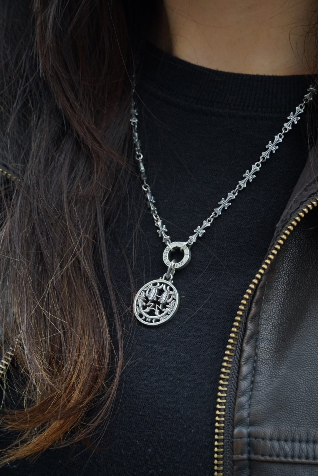 Deal Design - Flash Eye Smile Pendant 2