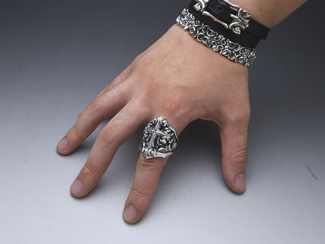 Deal Design - GL Cross Ring Large 4