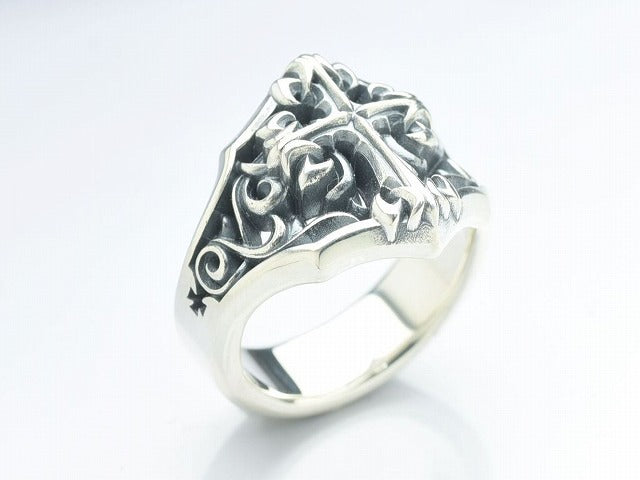 Deal Design - GL Cross Ring : Medium 3
