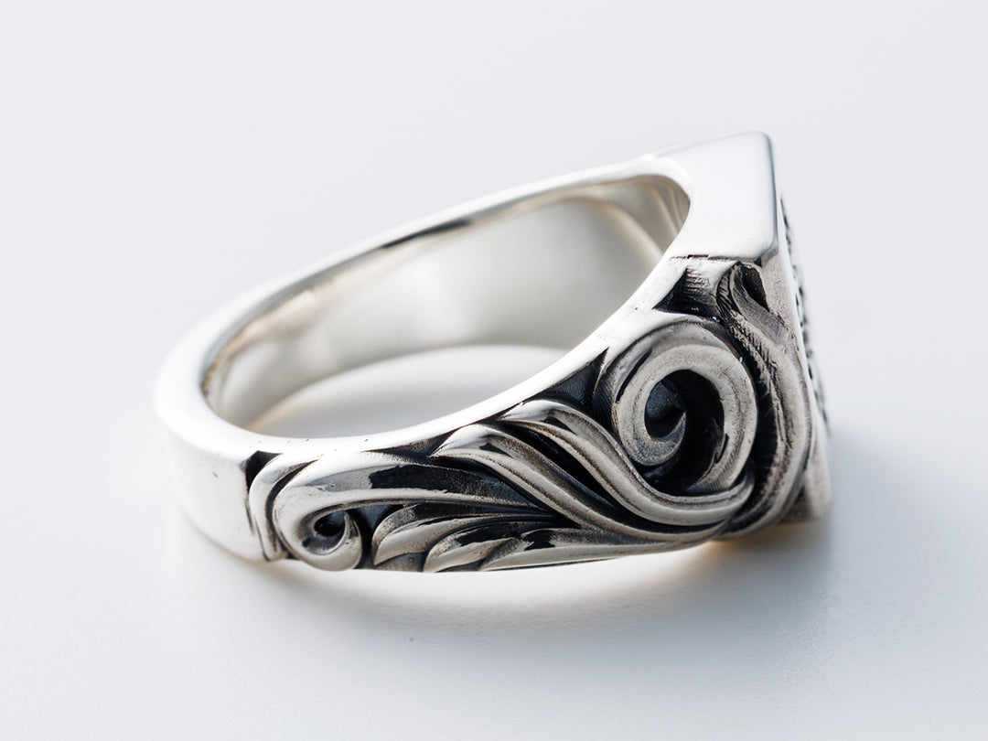 Deal Design - Grace Signet Ring 2