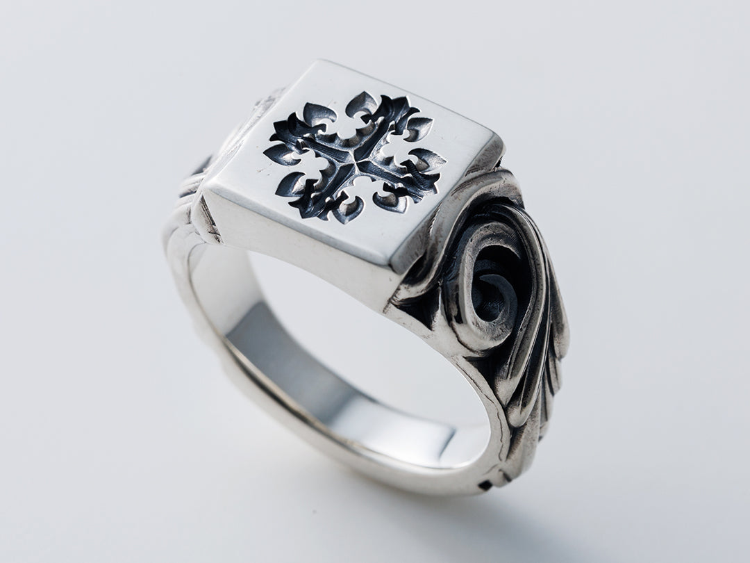Deal Design - Grace Signet Ring 4