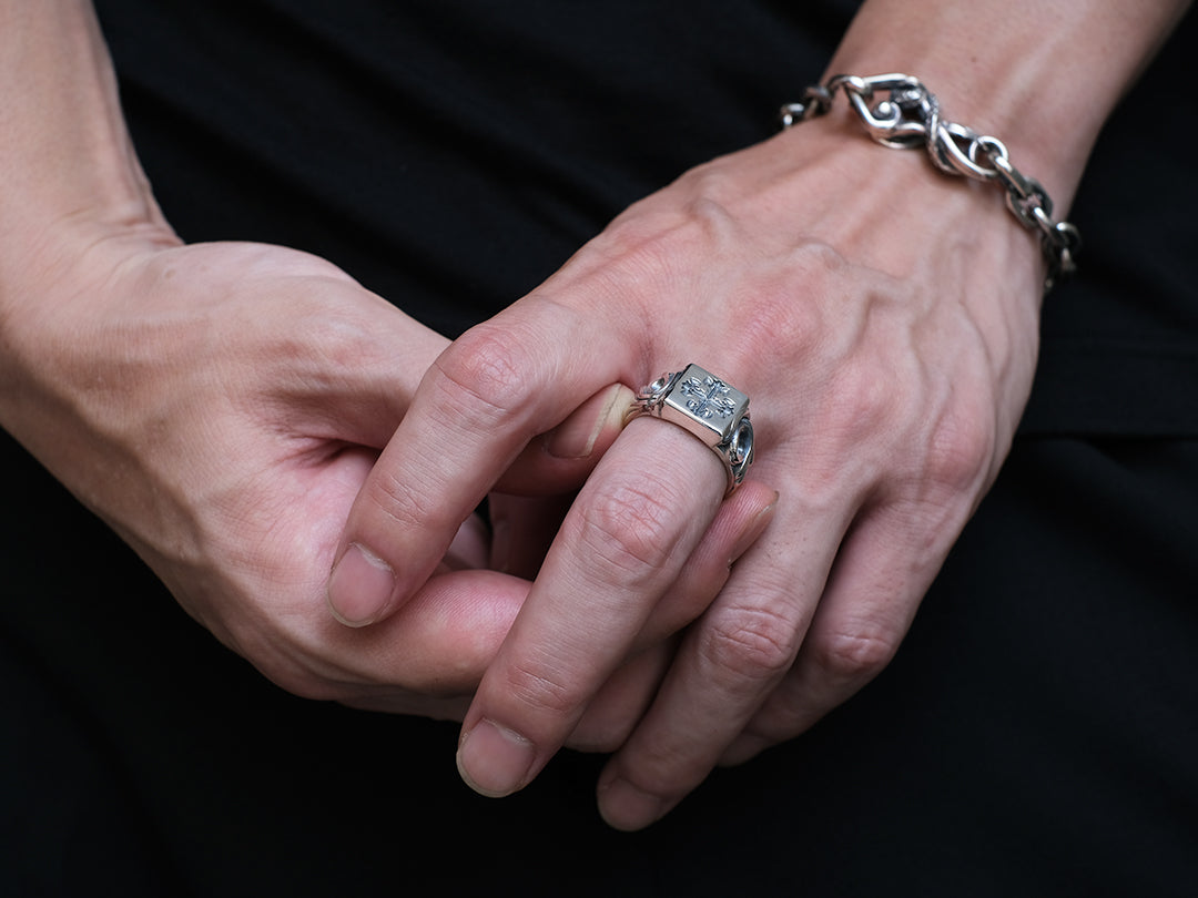 Deal Design - Grace Signet Ring 7