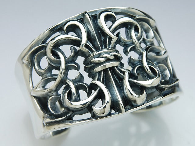 Deal Design - Grand Gate Wide Bangle 1