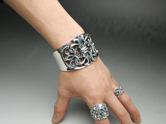 Deal Design - Grand Gate Wide Bangle 2
