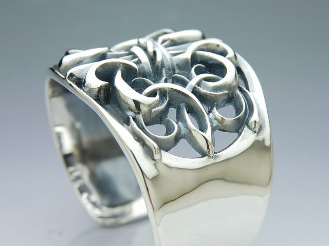 Deal Design - Grand Gate Wide Bangle 3