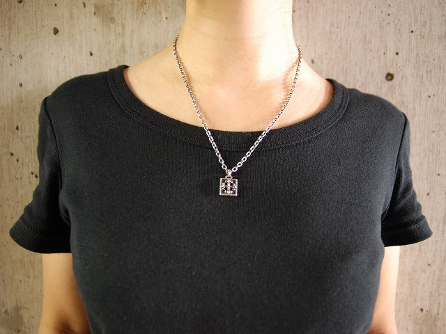 Deal Design - Grid Box Top Pendant 2