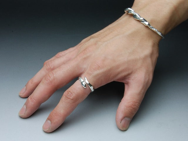 Deal Design - Hammered Snake Ring 2