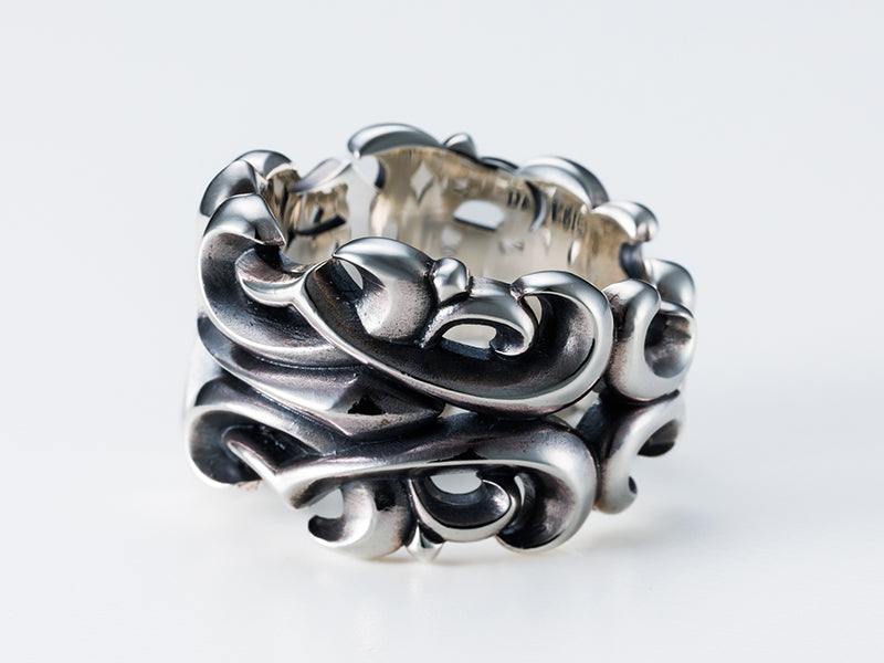 Deal Design - Horn Cross Ring 4