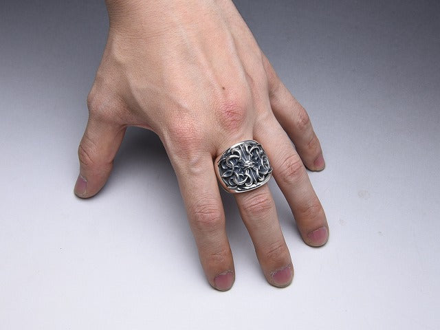 Deal Design - Huge Gate Ring 2