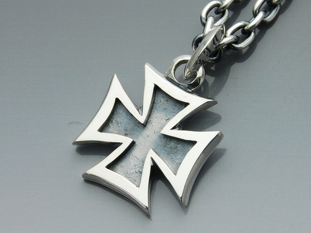 Deal Design - Iron Cross Medium 1