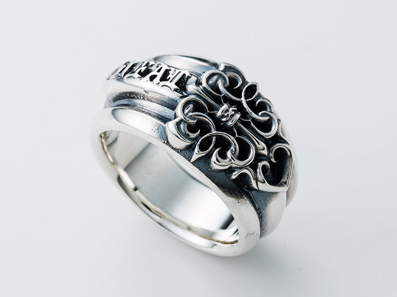 Deal Design - KG Dagger Ring 2