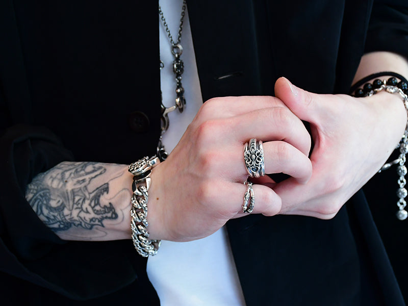 Deal Design - KG Dagger Ring 6