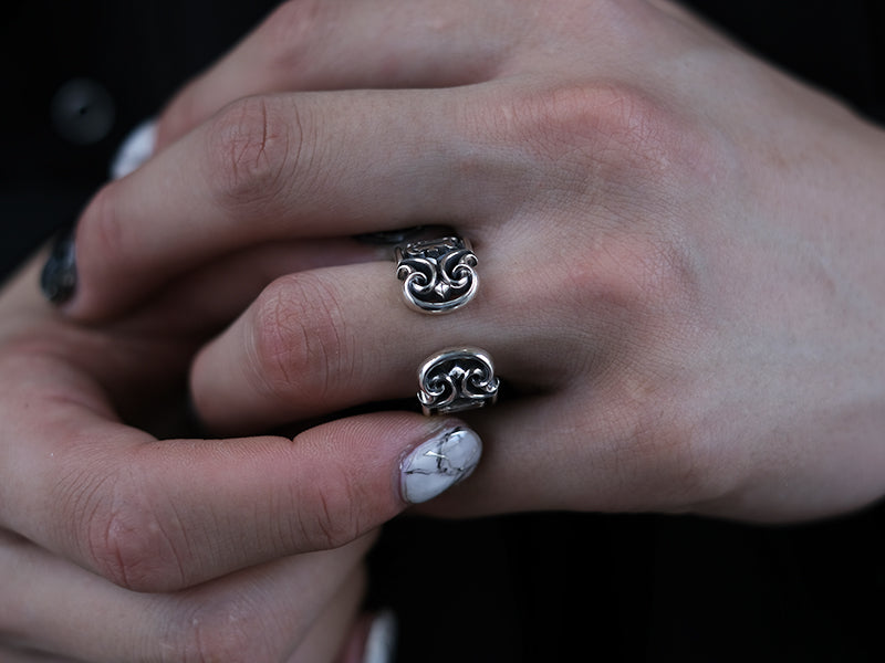 Deal Design - Lily End Logo Ring 3