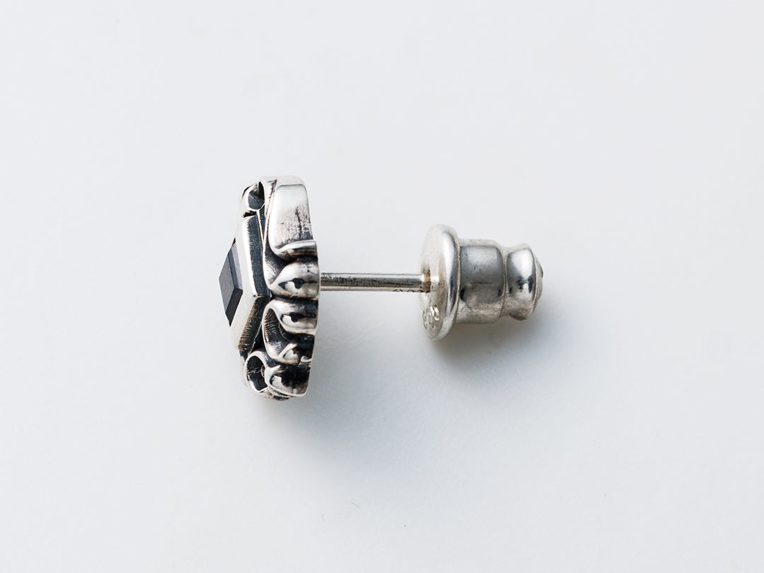 Deal Design - Lion Frame Pierce 3