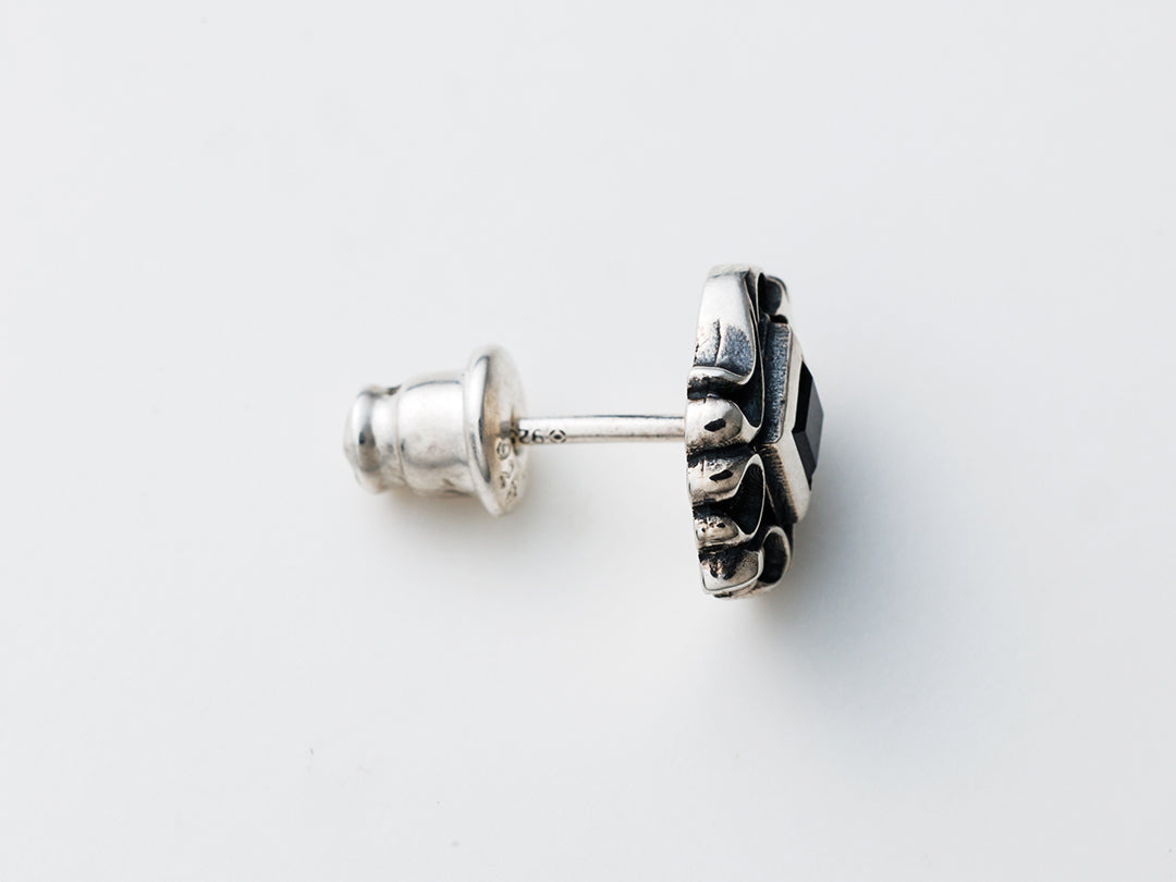 Deal Design - Lion Frame Pierce 4