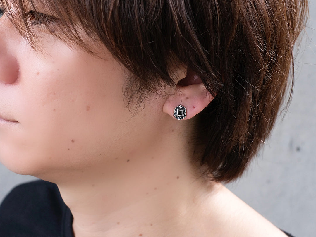 Deal Design - Lion Frame Pierce 6