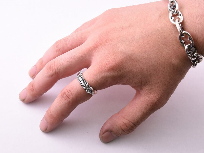 Deal Design - Masquerade Line Ring 2