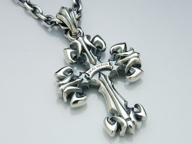 Deal Design - Medium Lily Cross 5