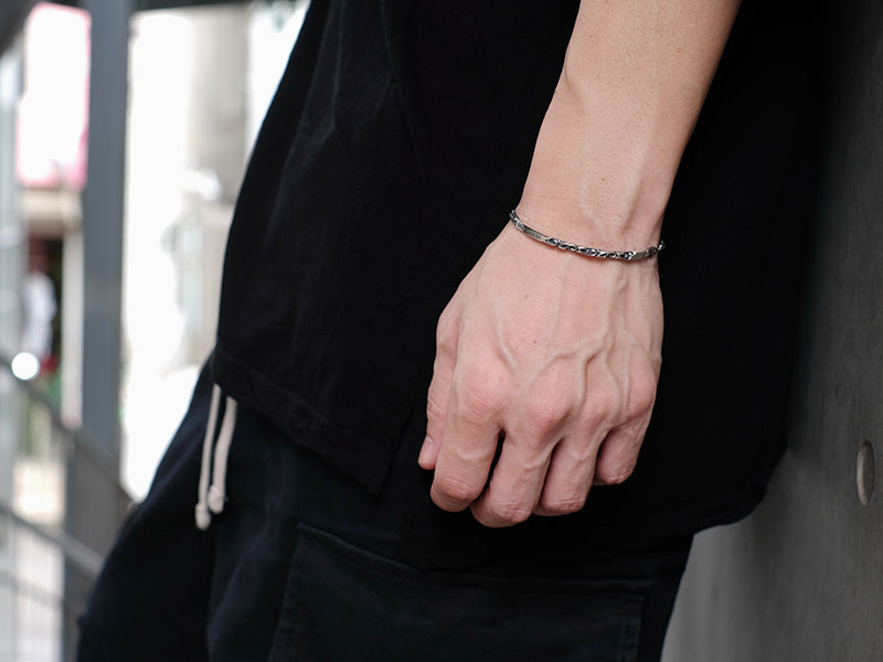 Deal Design - Micro Clip Bracelet : DECAYED Bar 5