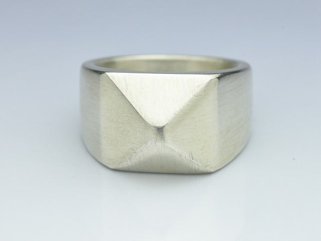 Deal Design - One Studs Ring 3