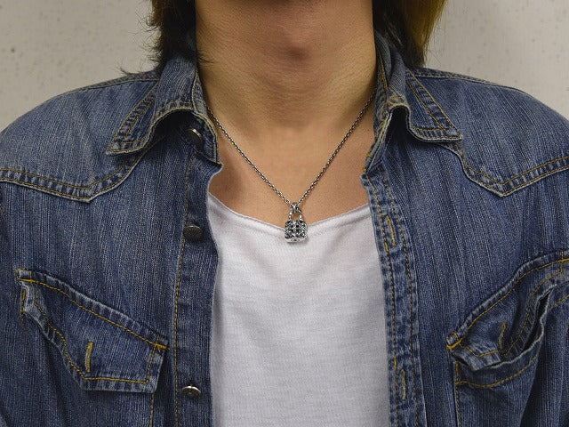 Deal Design - Persona Padlock : Small Pendant 3