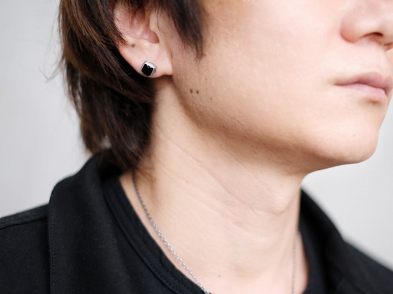 Deal Design - RT: Cushion Studs Pierce 2