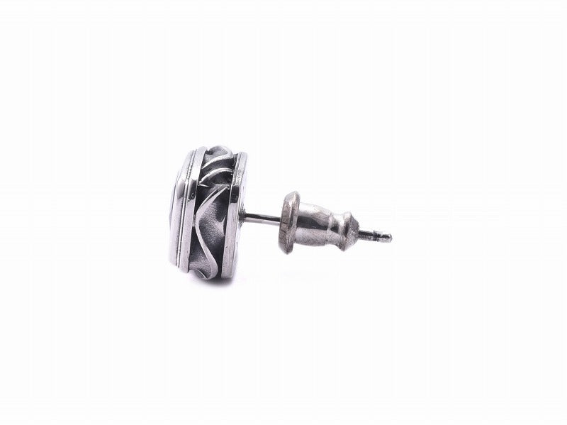 Deal Design - RT: Cushion Studs Pierce 3